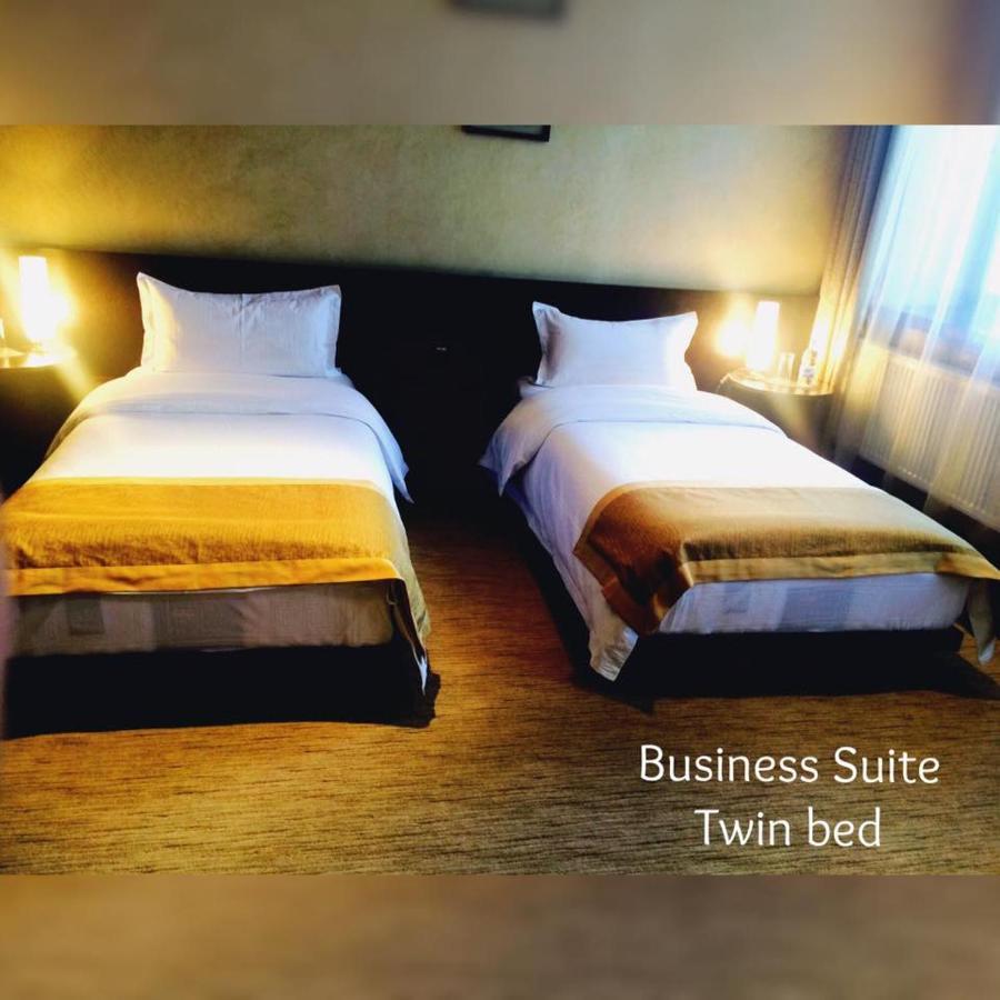 Urgoo Hotel Уланбатар Екстериор снимка